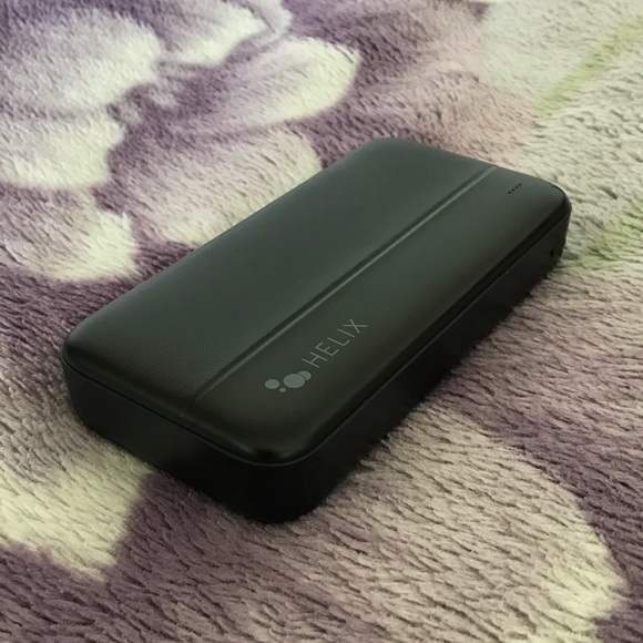 Helix 16,000 mAh Power Bank with USB-C and USB-A Ports - Picture 6 of 10